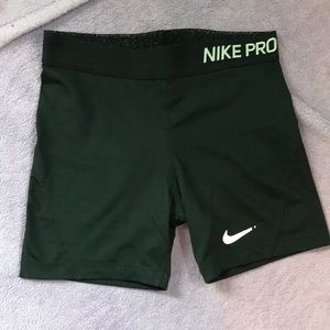 Black Nike Pros